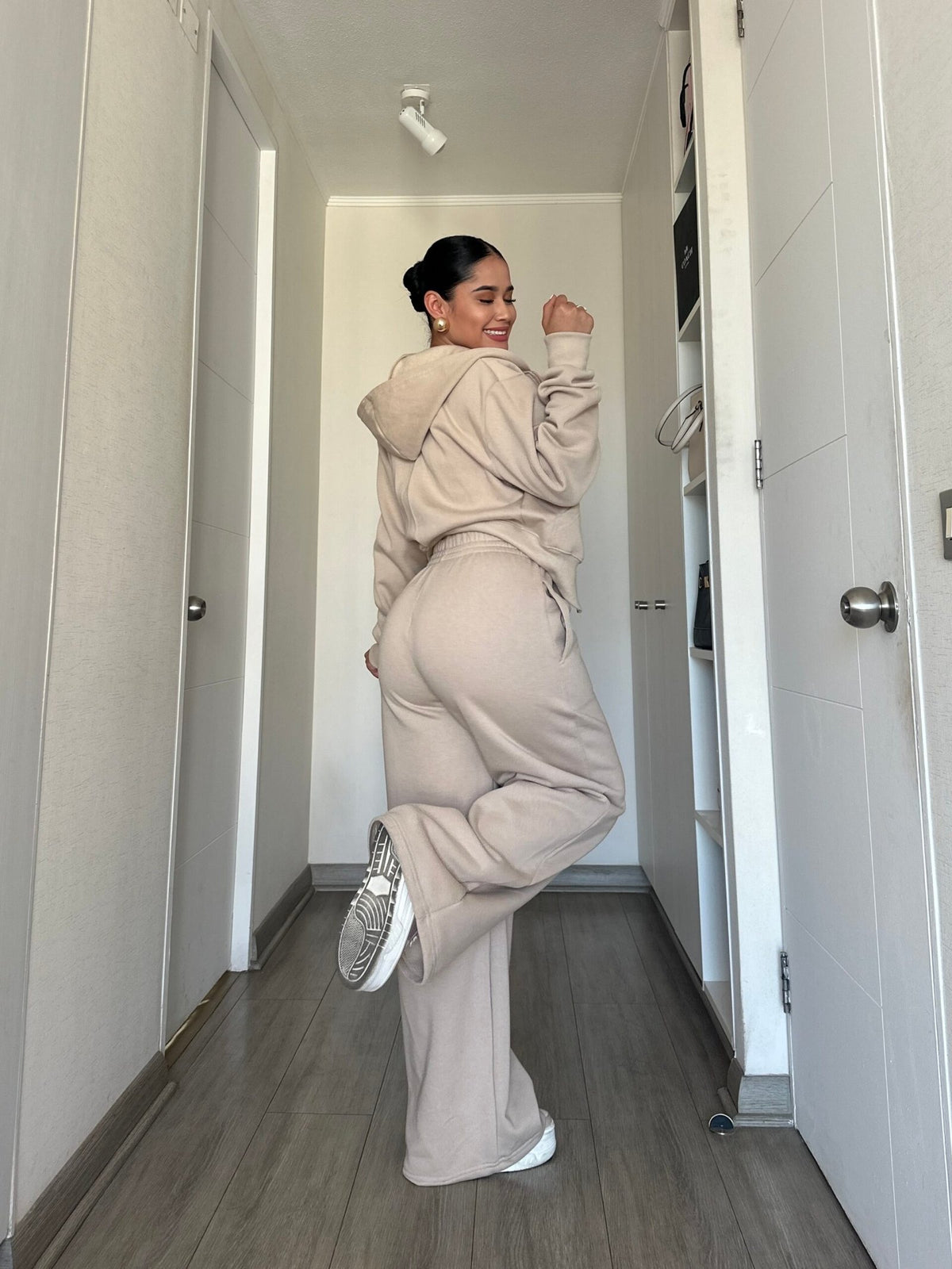 Set Polerón Oversize + Buzo Palazzo Beige · KALES