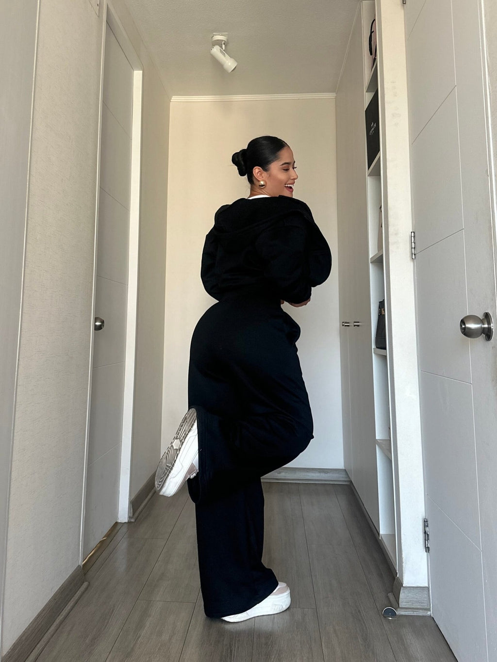 Set Polerón Oversize + Buzo Palazzo Negro · KALES