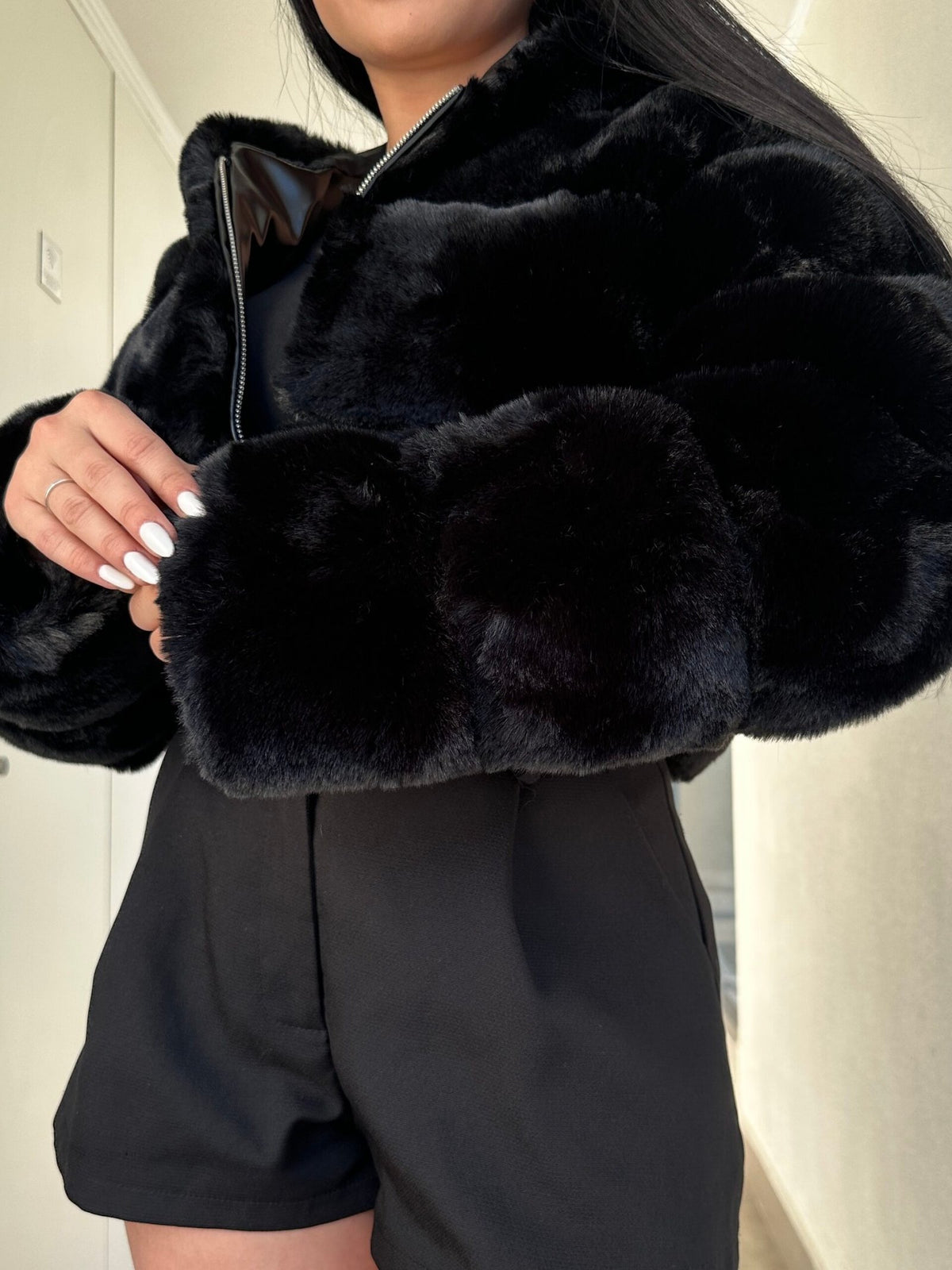 Chaqueta Teddy Corta Luxe Negra · KL-T004 · KALES