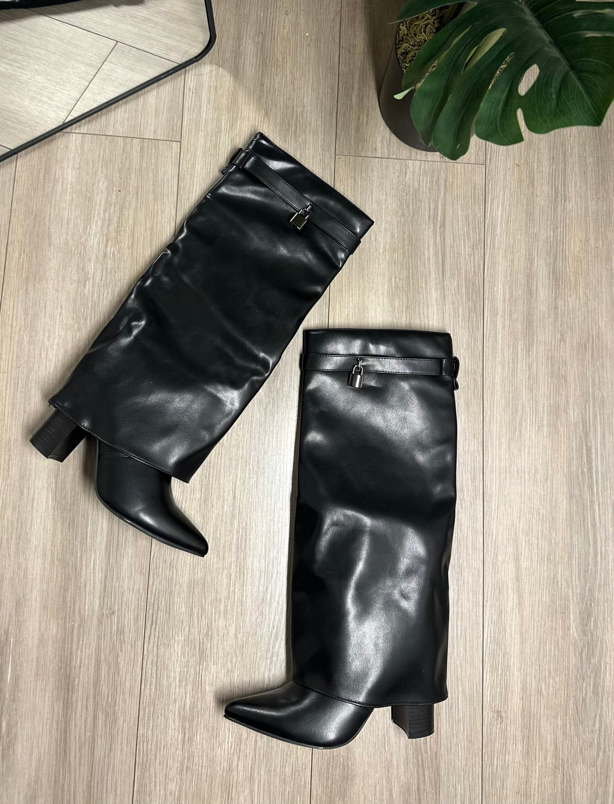 Botas Luxe con Plataforma · KL-5201