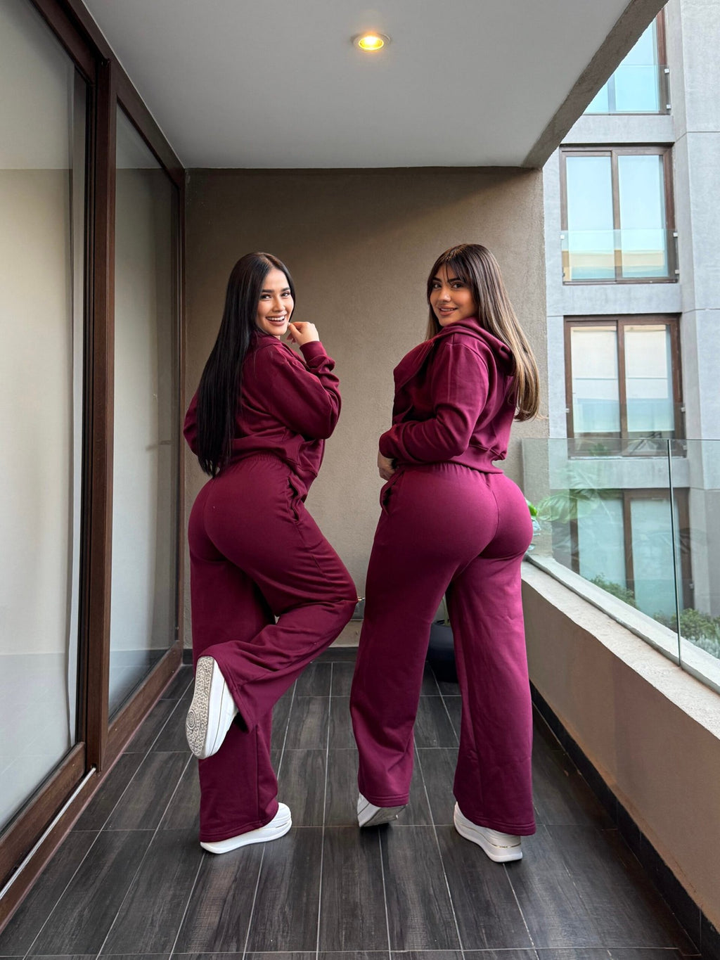 Set Polerón Oversize + Buzo Palazzo Cherry · KALES
