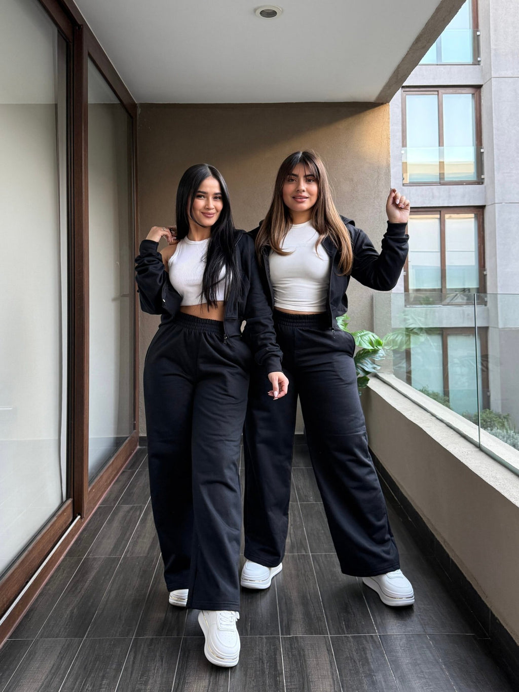 Set Polerón Oversize + Buzo Palazzo Negro · KALES