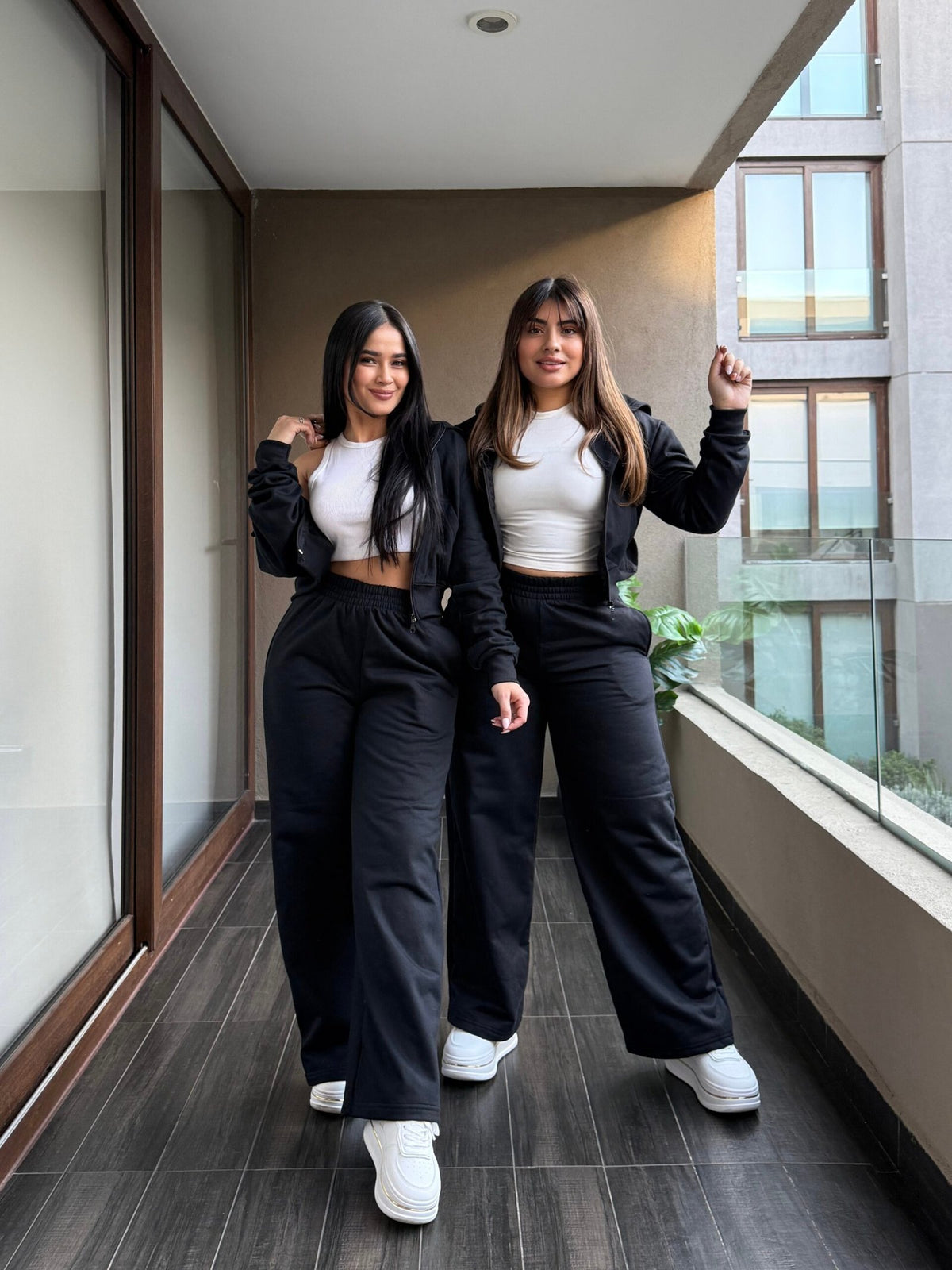 Set Polerón Oversize + Buzo Palazzo Negro · KALES