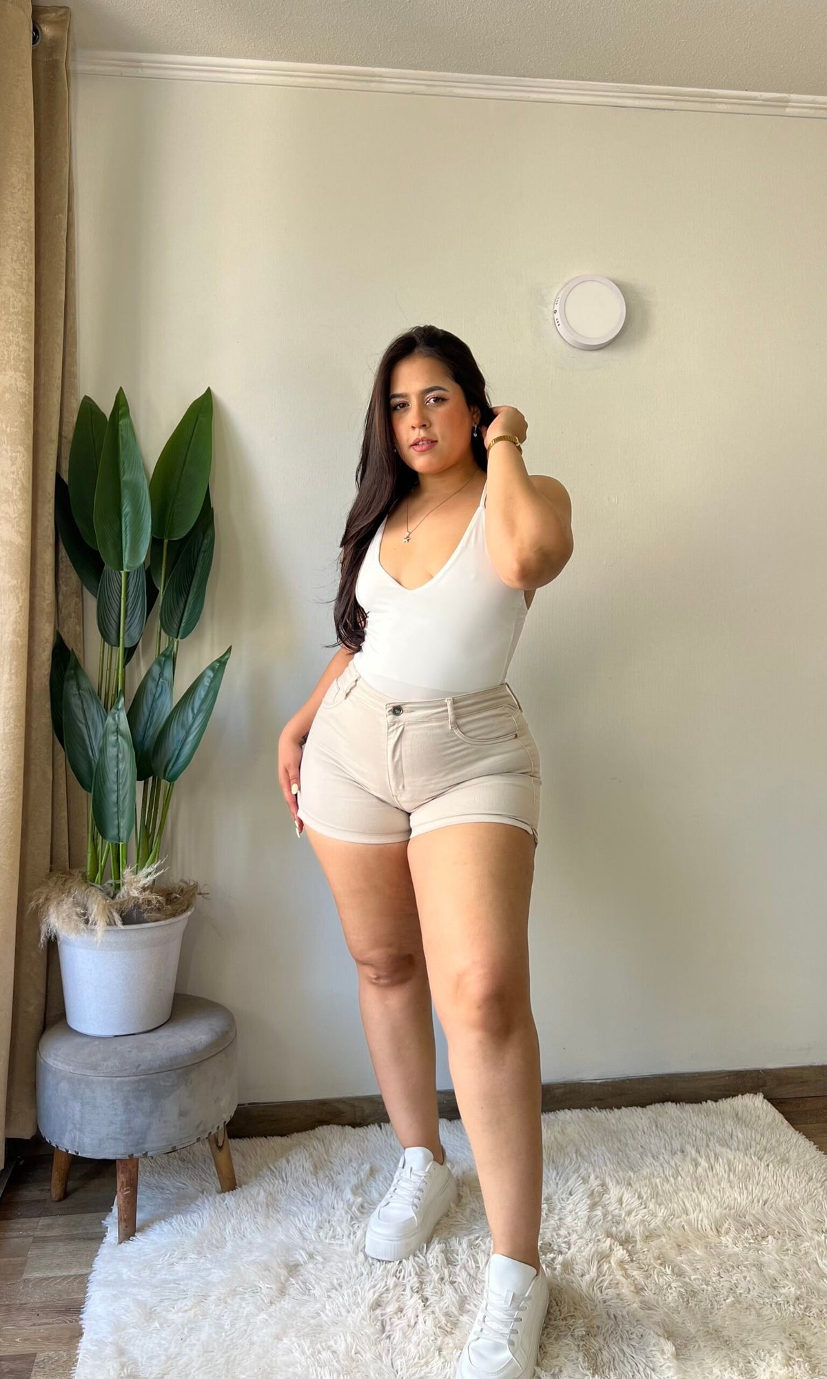Short Soft Beige · Paradise