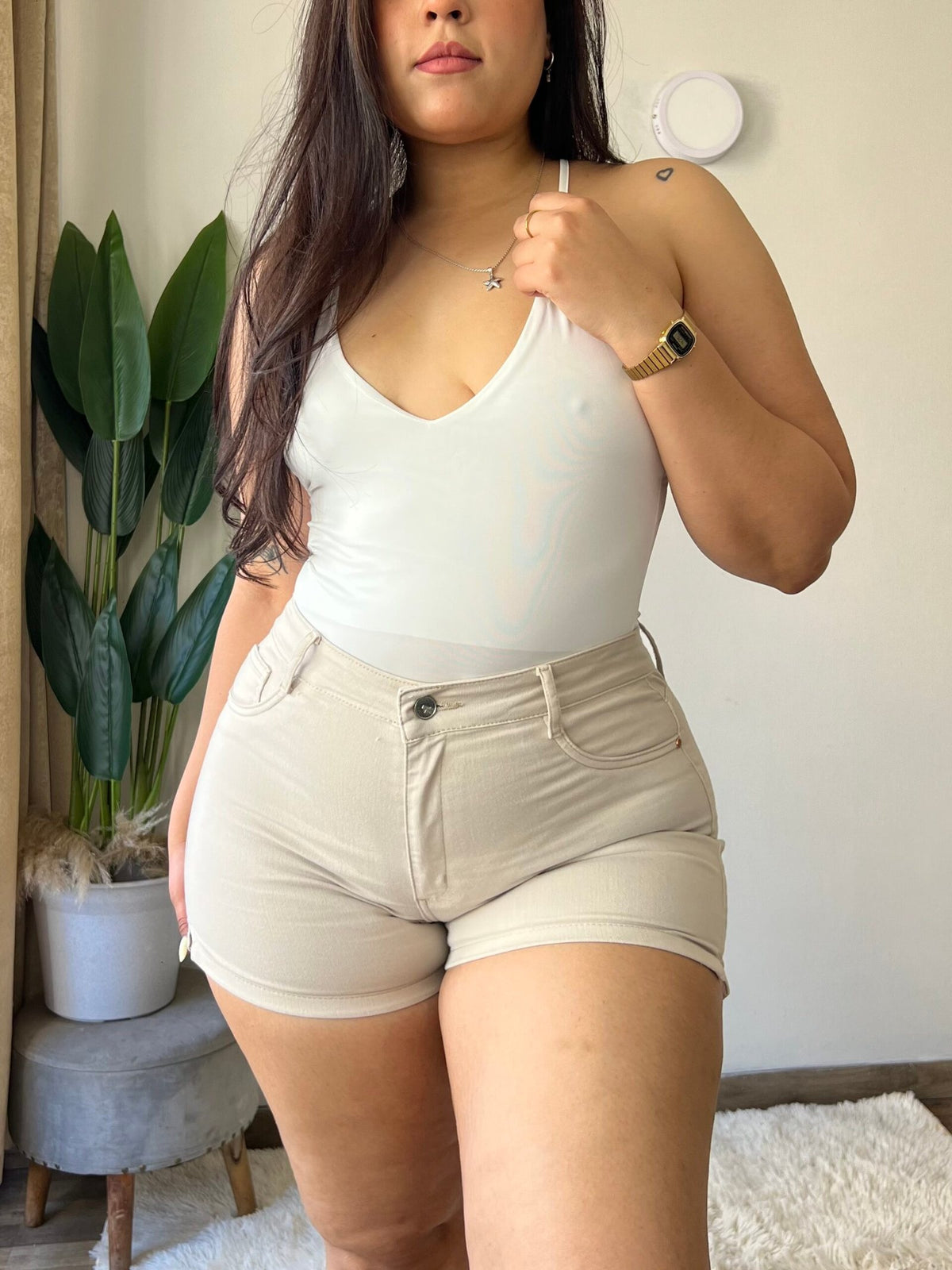 Short Soft Beige · Paradise