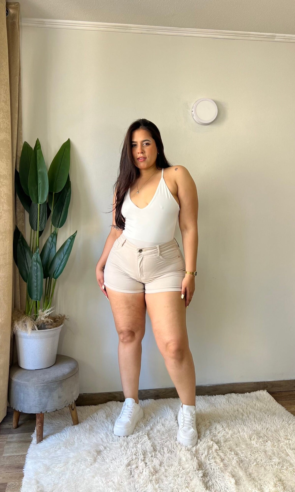 Short Soft Beige · Paradise