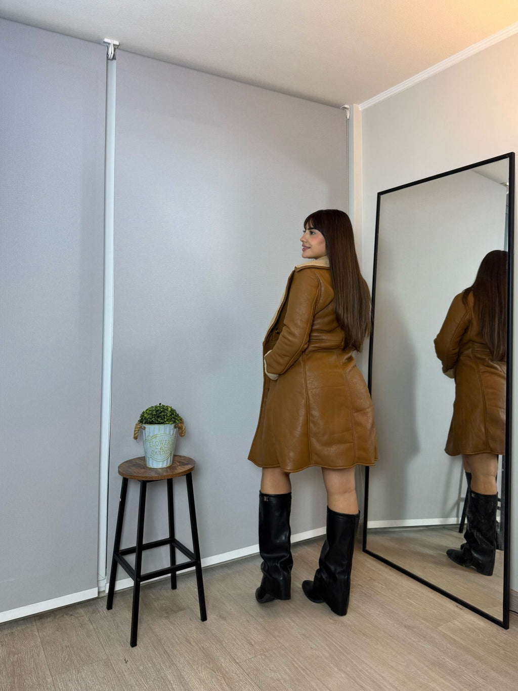Abrigo Largo Luxury Café · KL-2098