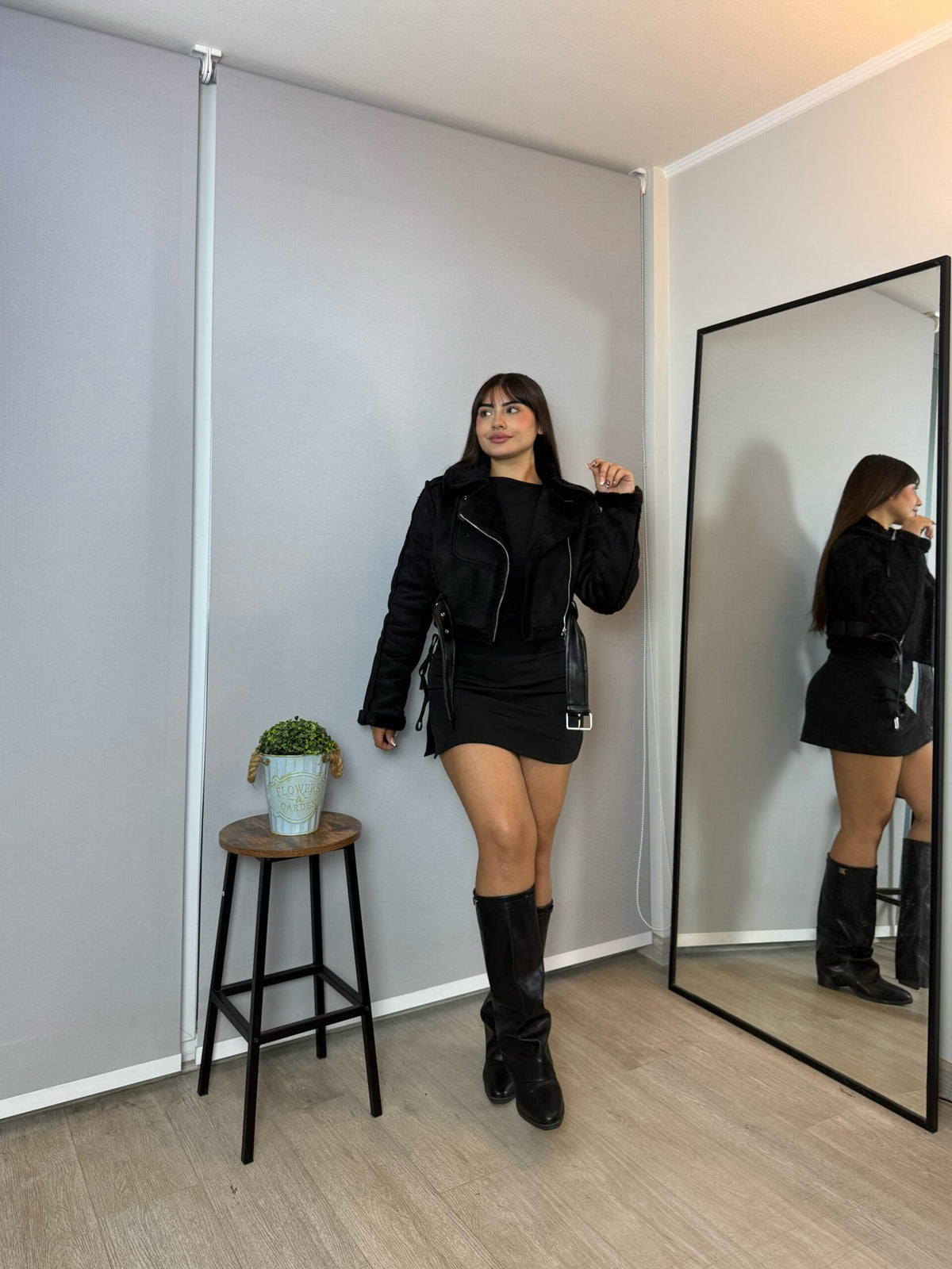 Chaqueta Mini Gamuza Chic Negra · KL-1115