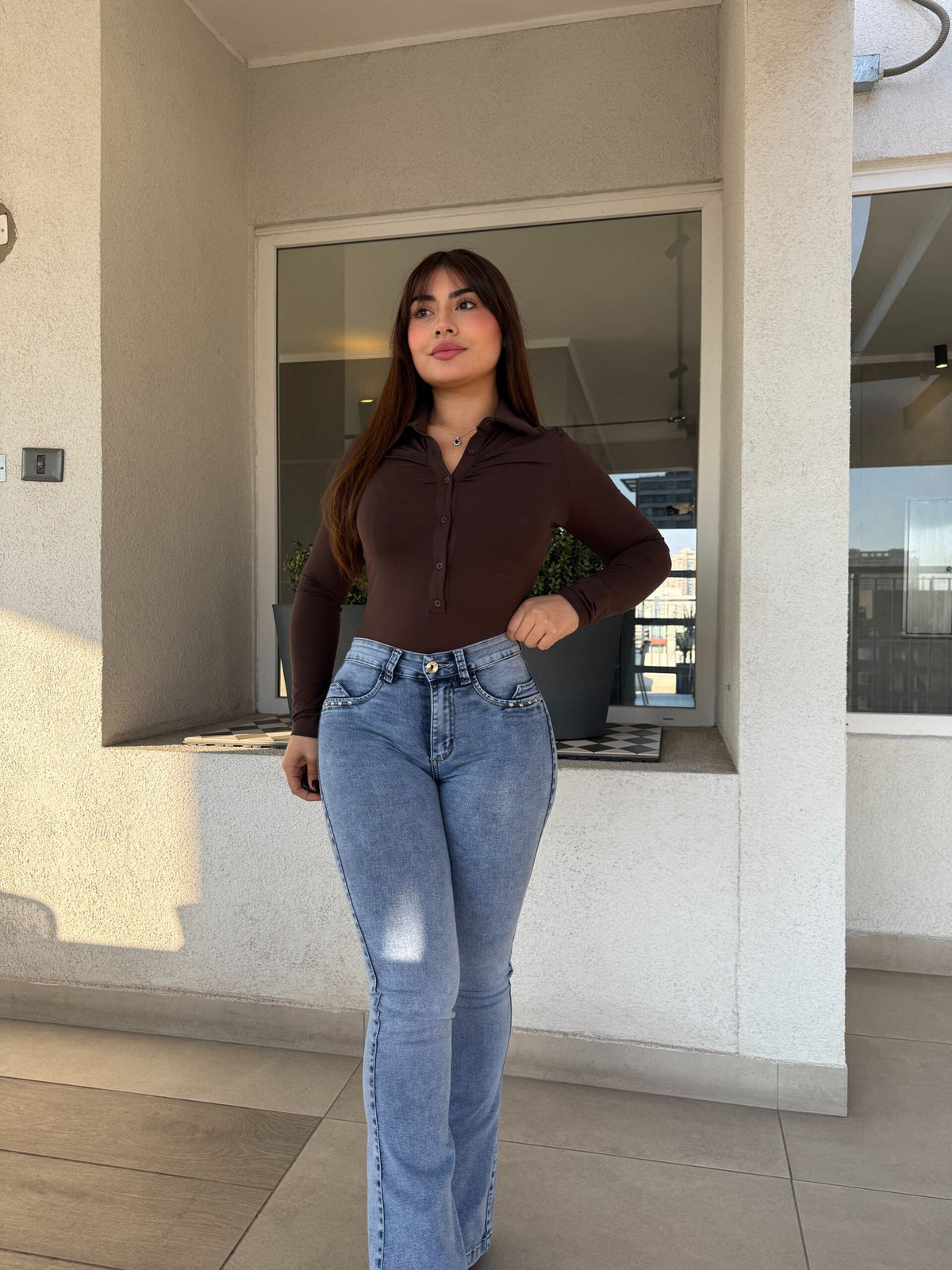 Jeans Flare Celeste con Tachas · For3t