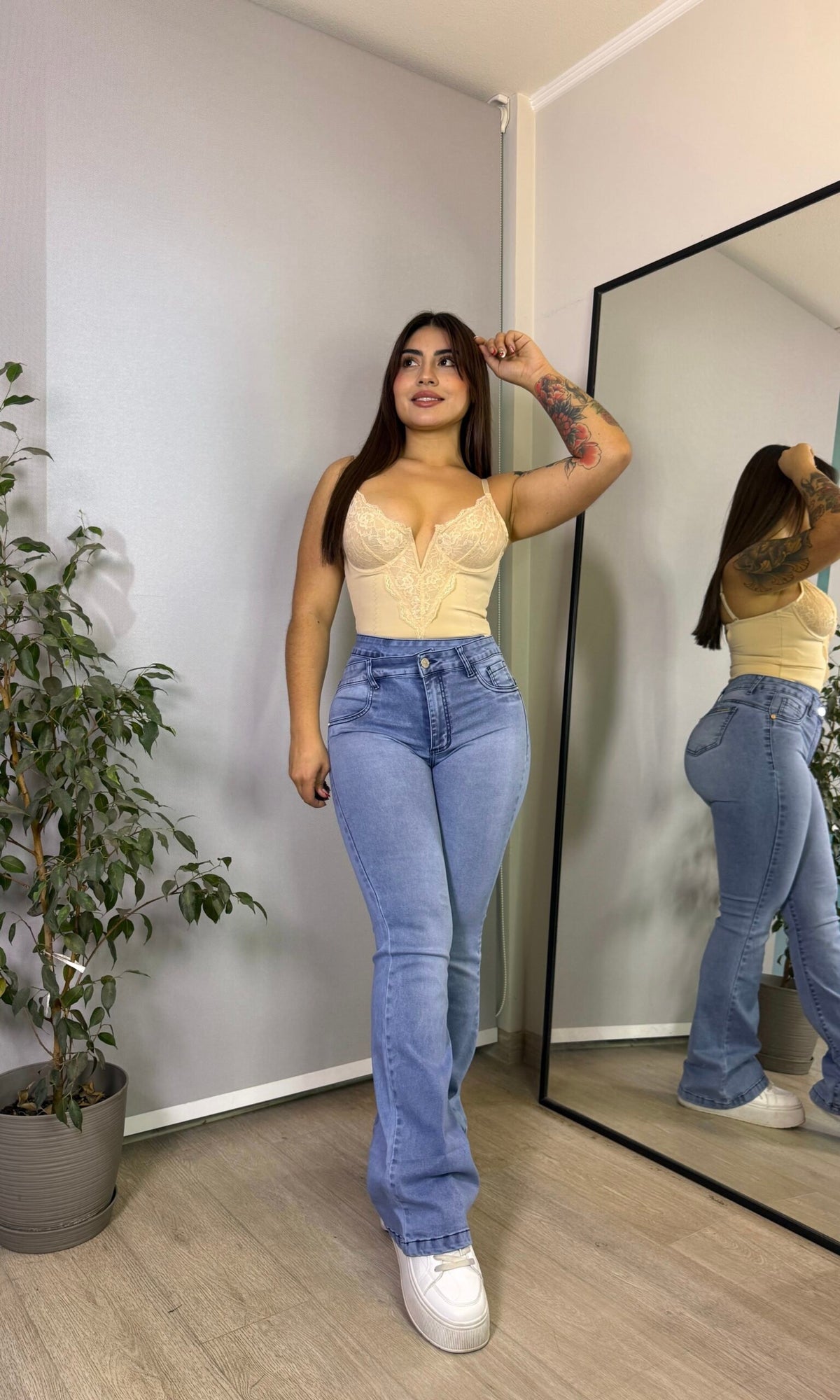 Jeans Flare Asimétrico Milán Azul · Emporium