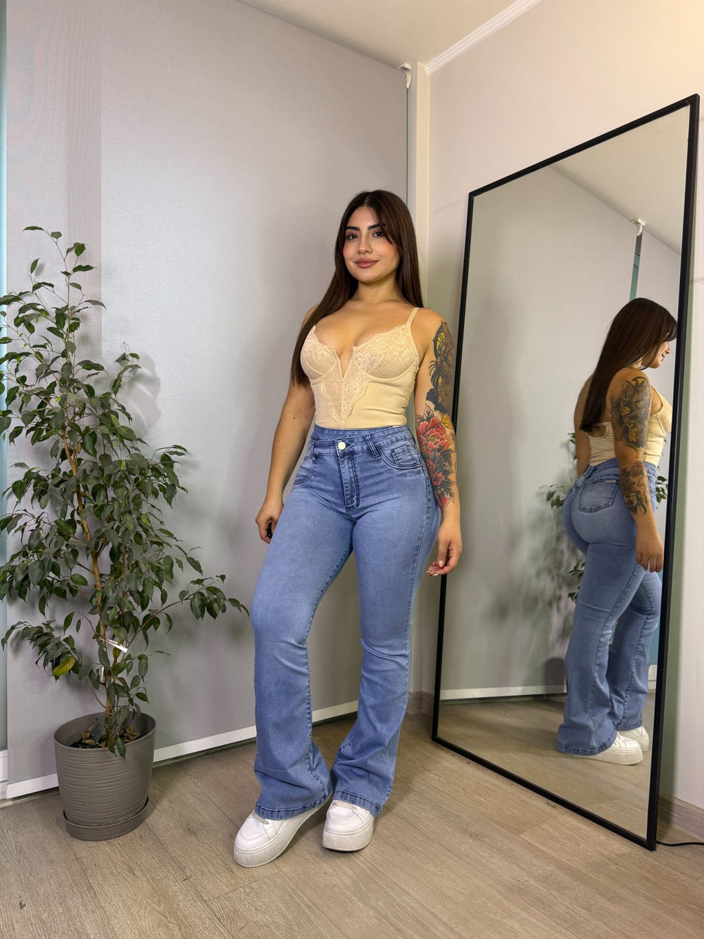 Jeans Flare Asimétrico Milán Azul · Emporium
