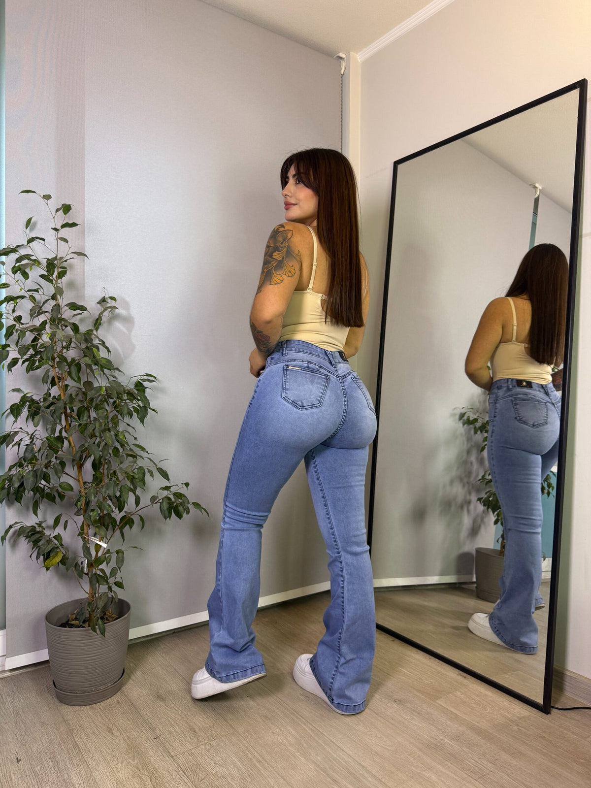 Jeans Flare Asimétrico Milán Azul · Emporium