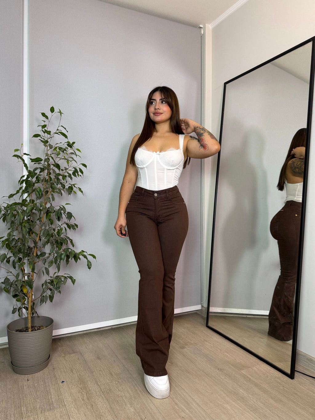 Jeans Flare Chocolate Luna · Emporium