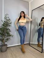 Jeans Skinny Asimétrico Celeste · Emporium